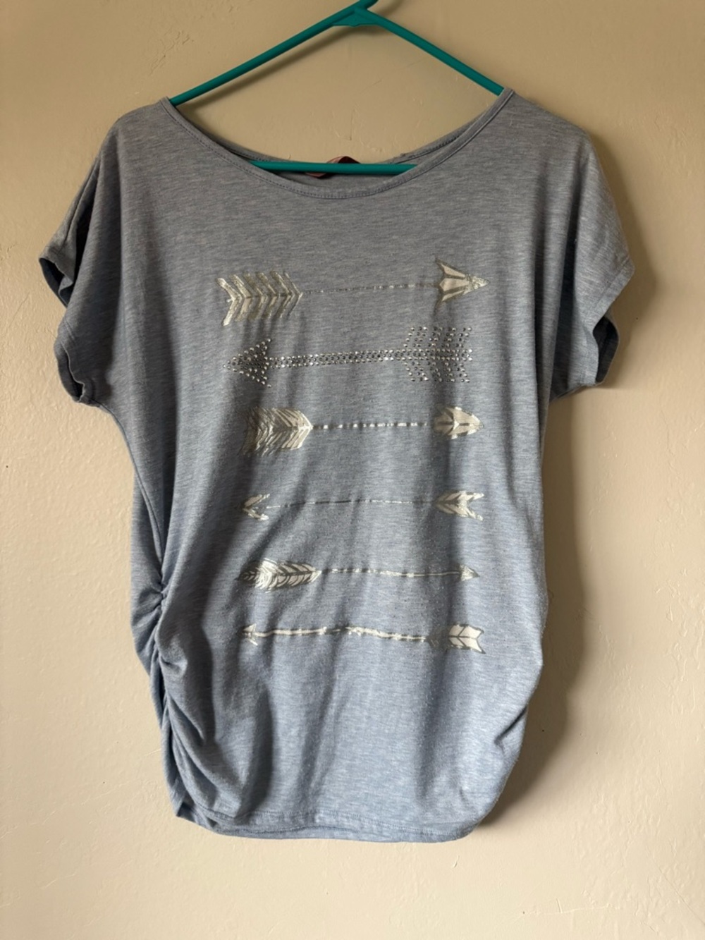 Silver Arrow Graphic Tee - Women's Light Grayish Blue Top